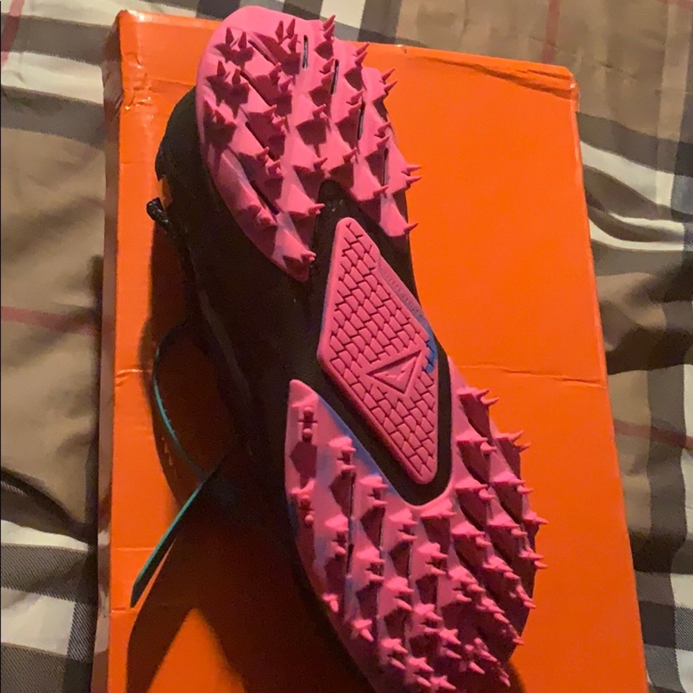 Sneakers - Picture 3 of 5